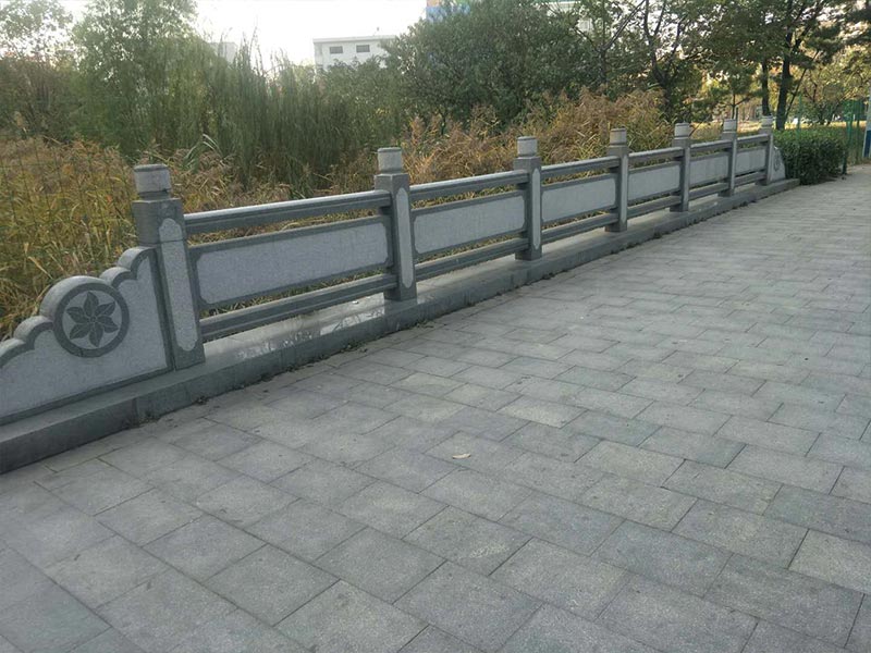 橋面欄板